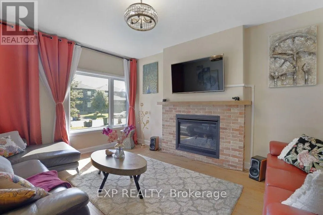 225 SUNSET CRESCENT