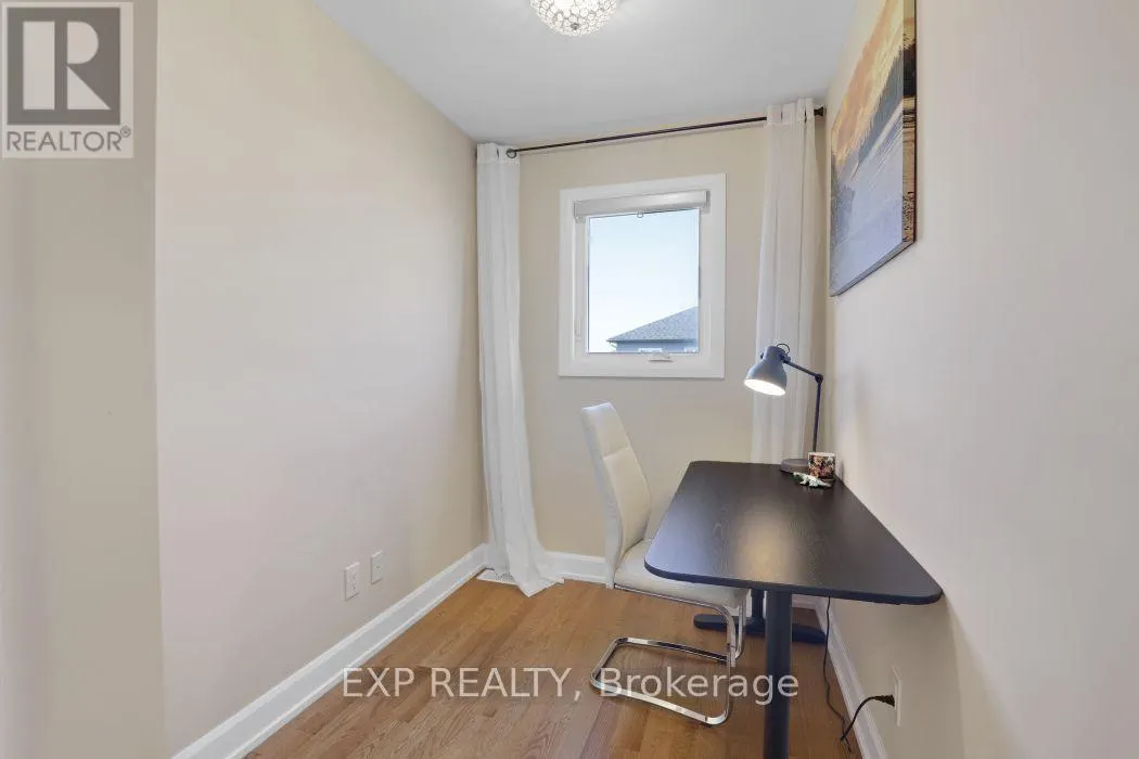 225 SUNSET CRESCENT