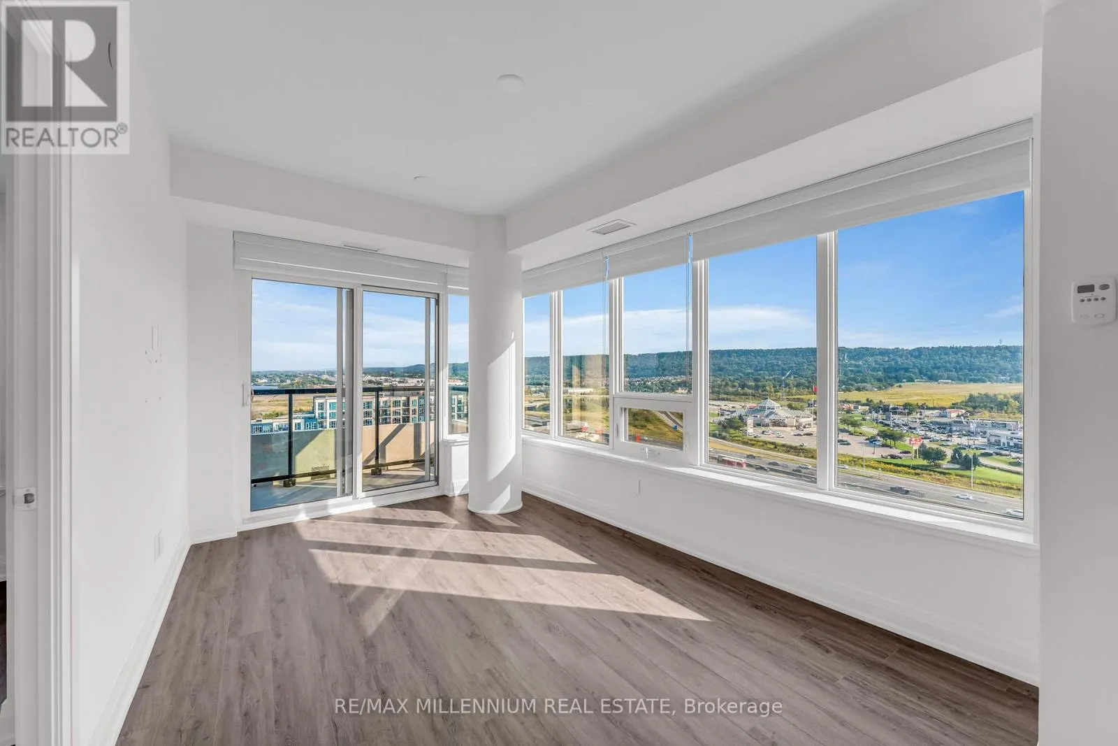 1011 - 385 WINSTON ROAD