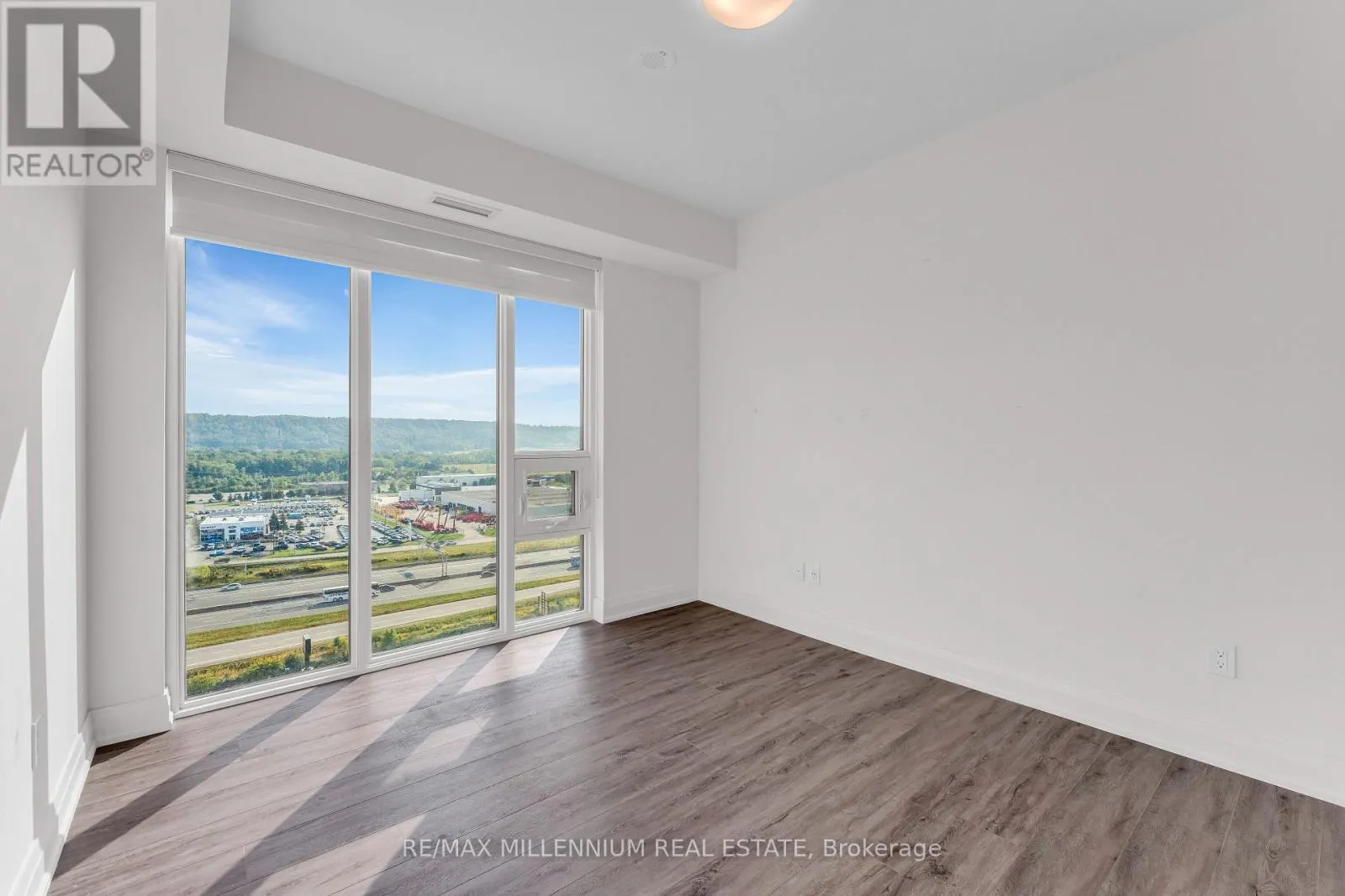 1011 - 385 WINSTON ROAD