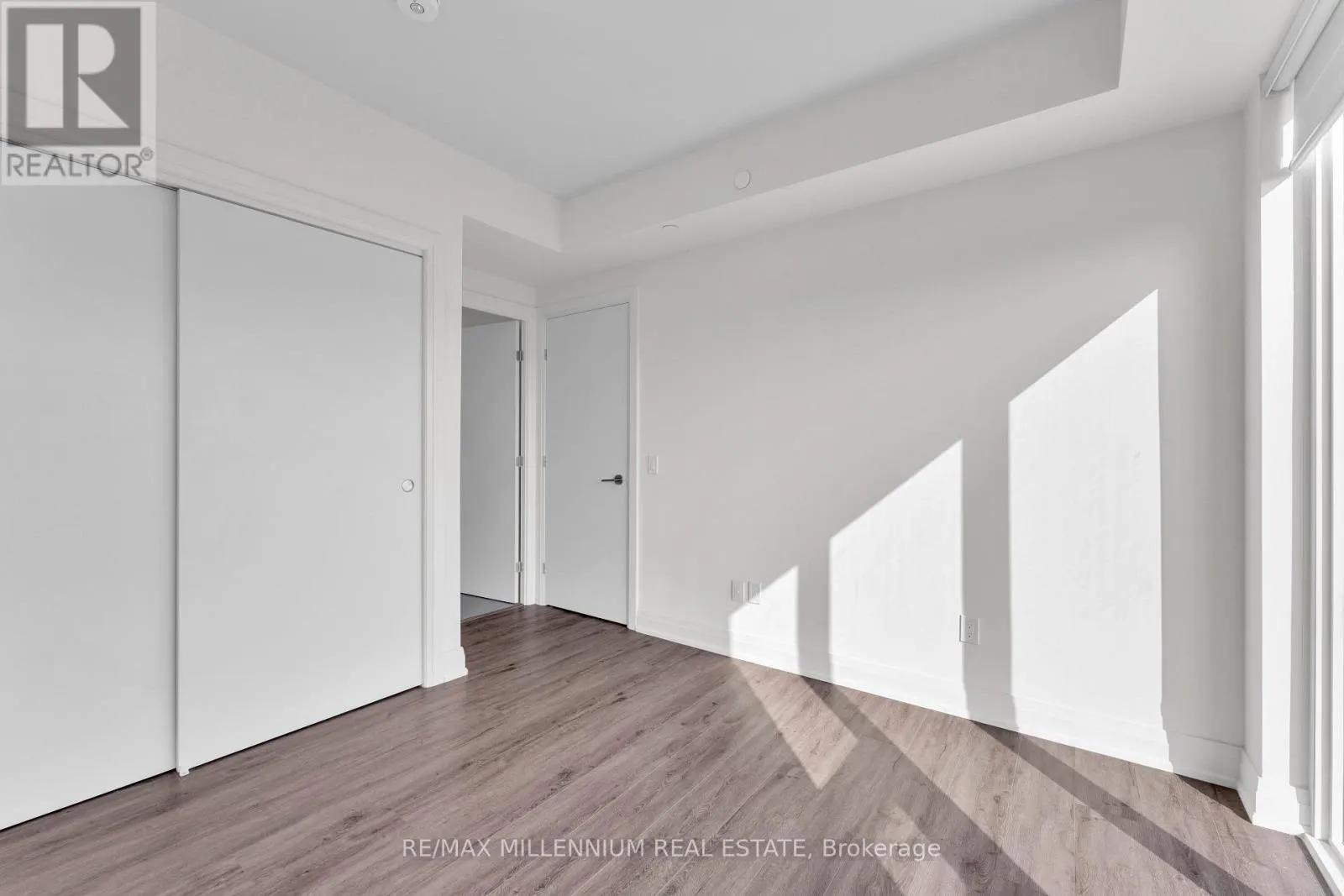 1011 - 385 WINSTON ROAD