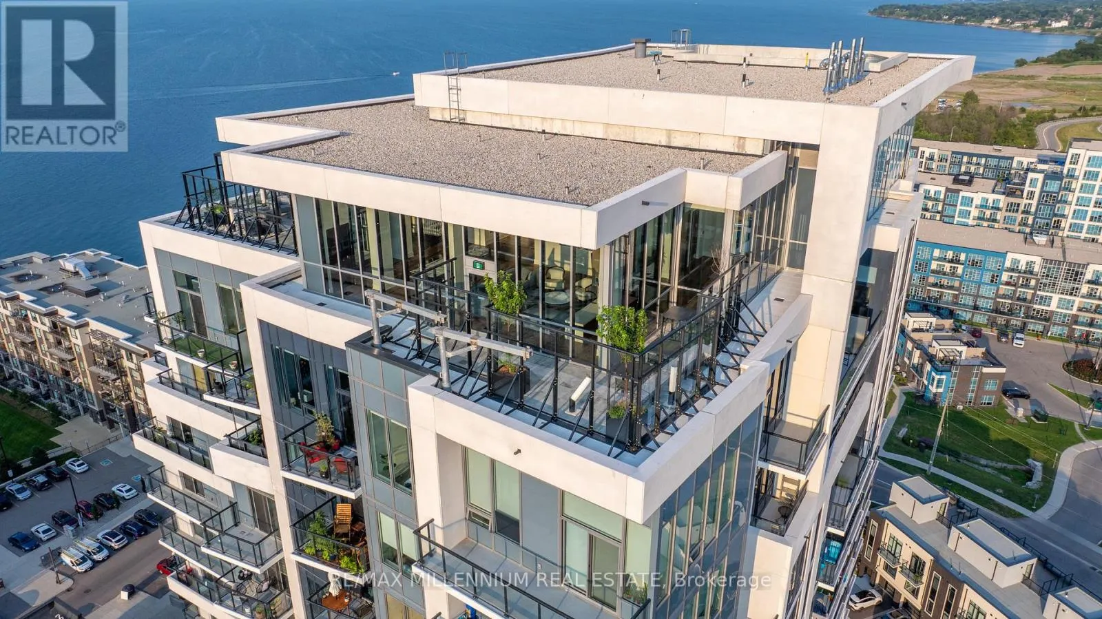 1011 - 385 WINSTON ROAD
