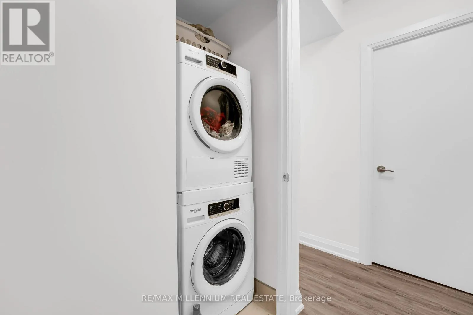 1011 - 385 WINSTON ROAD