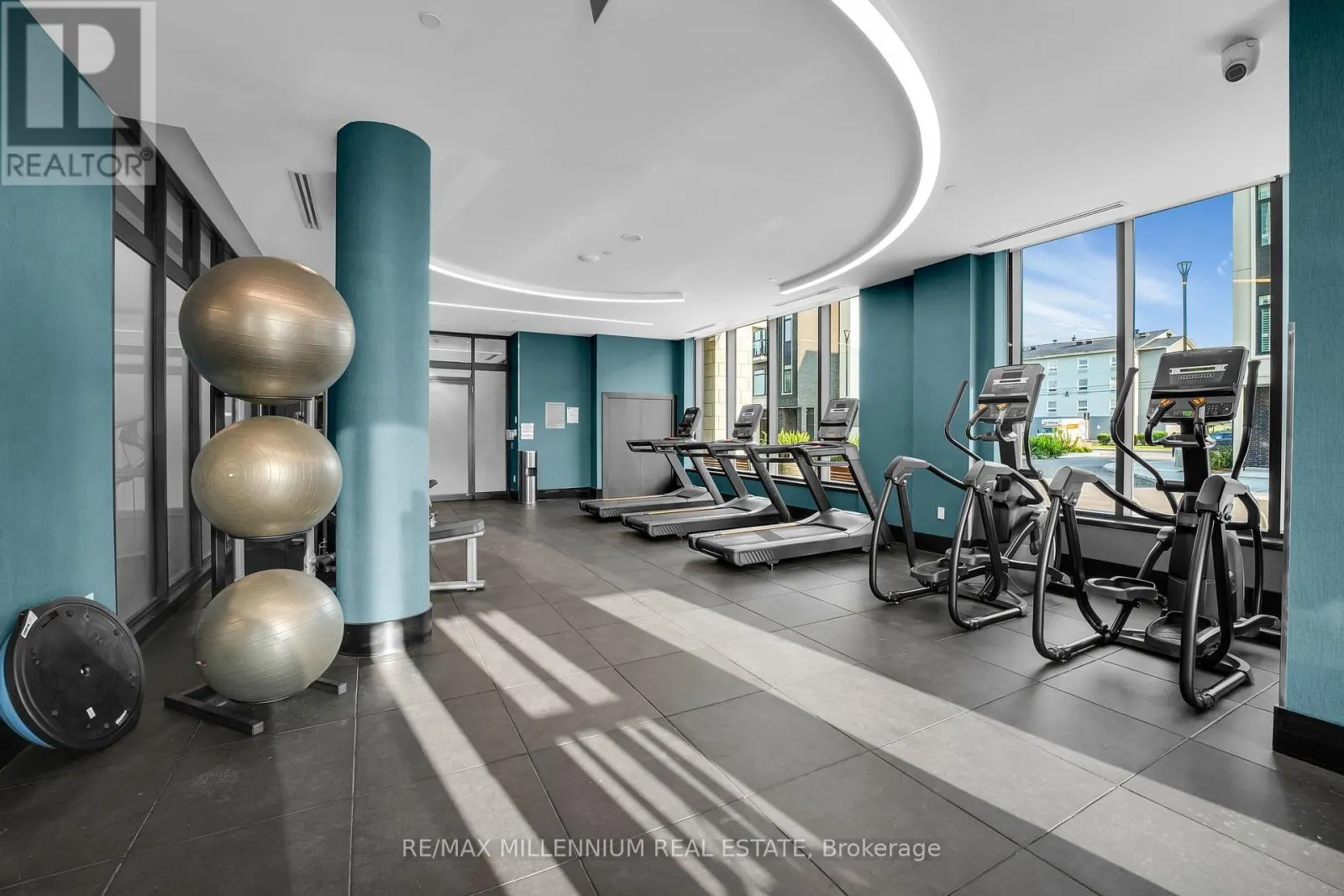 1011 - 385 WINSTON ROAD