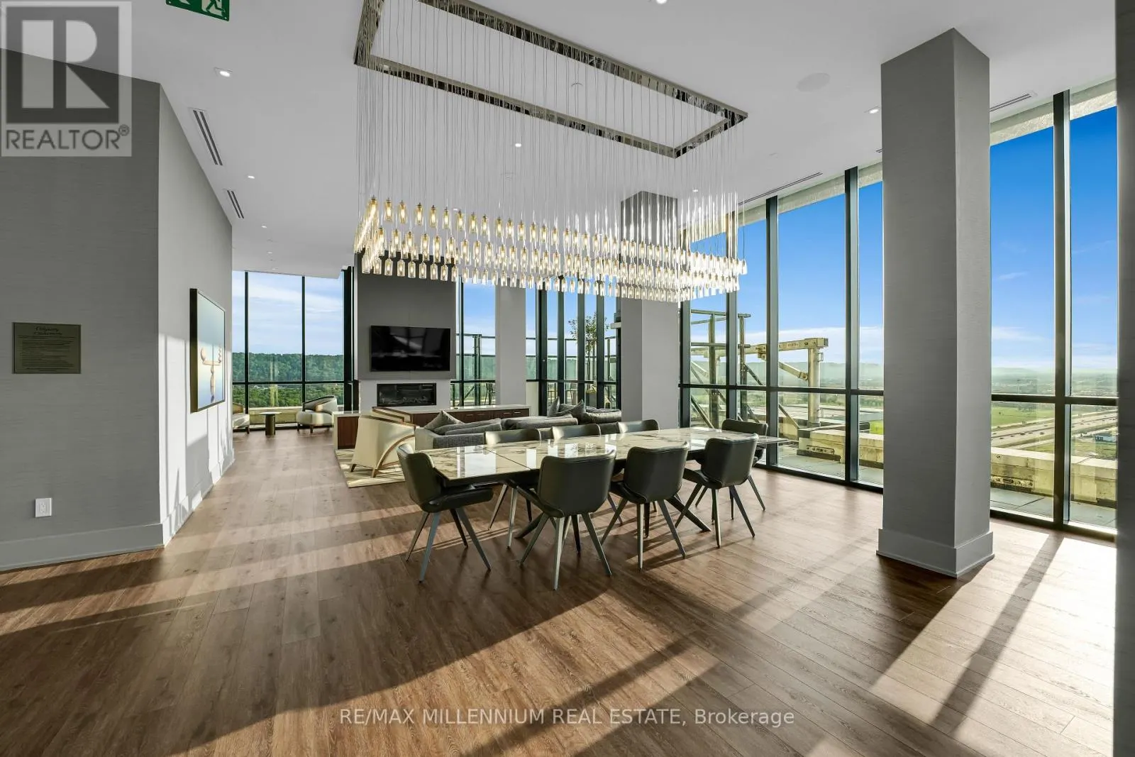 1011 - 385 WINSTON ROAD