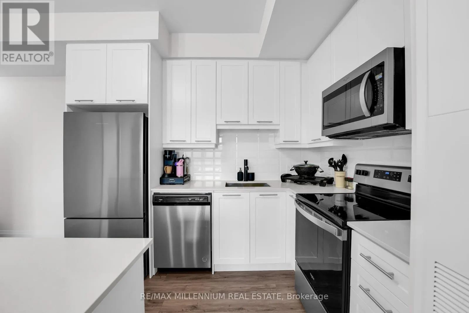 1011 - 385 WINSTON ROAD