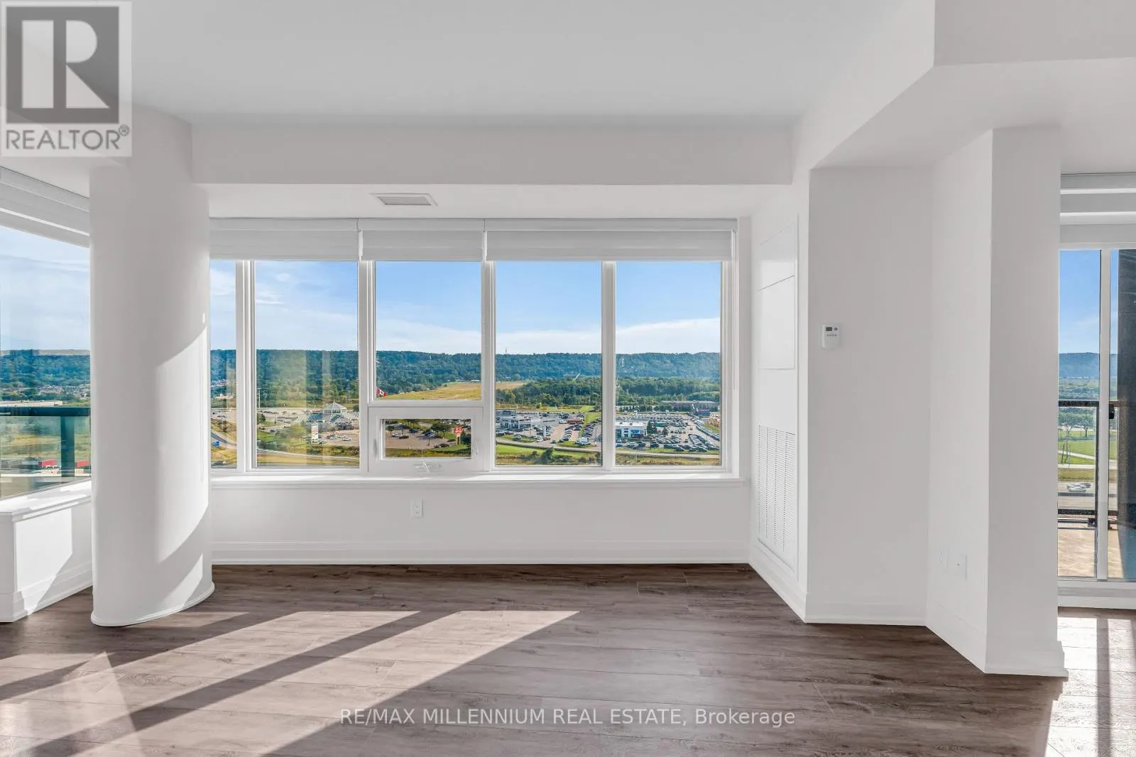 1011 - 385 WINSTON ROAD