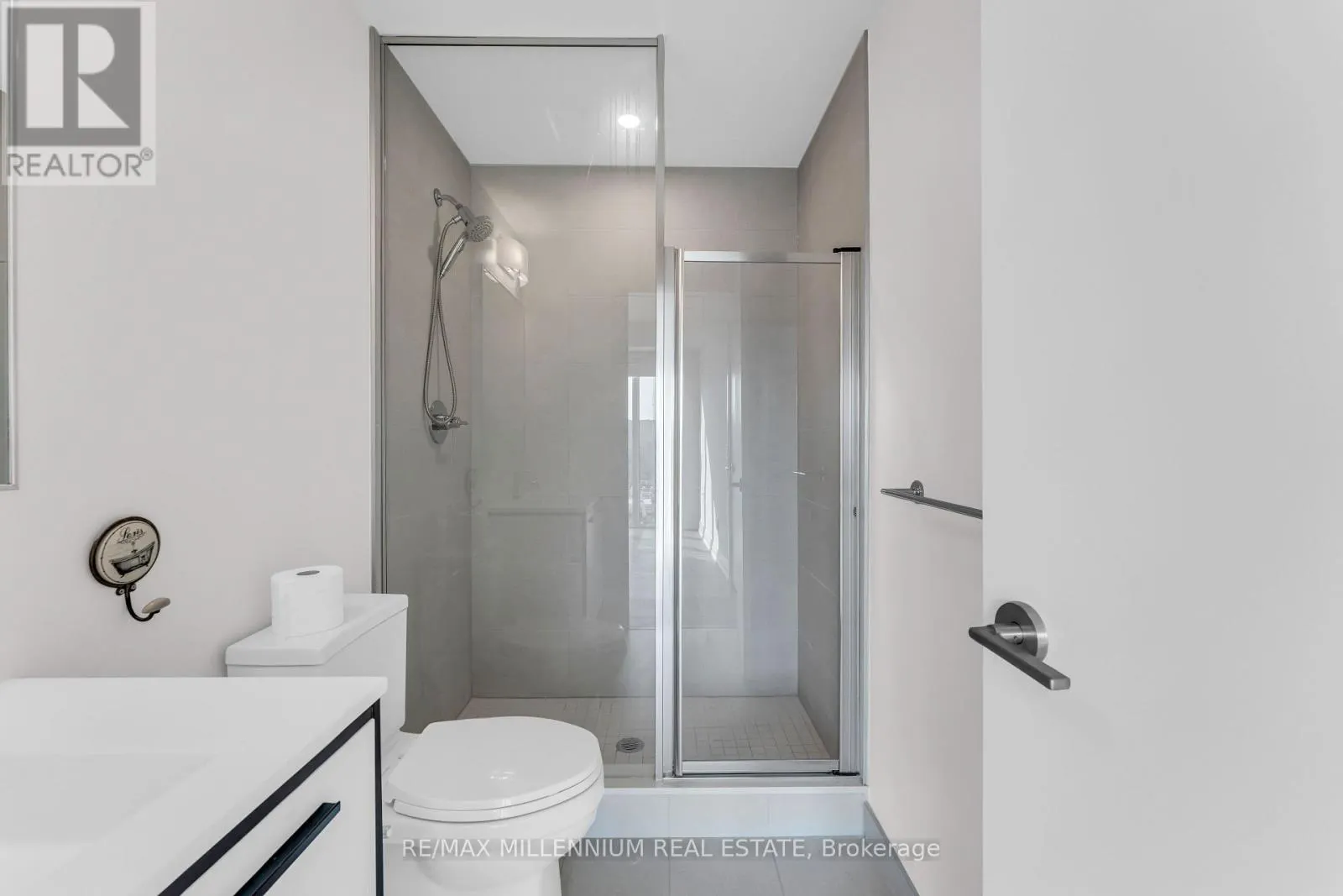 1011 - 385 WINSTON ROAD