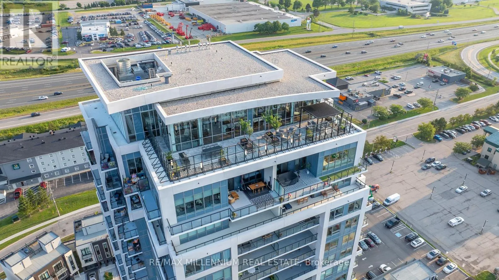1011 - 385 WINSTON ROAD