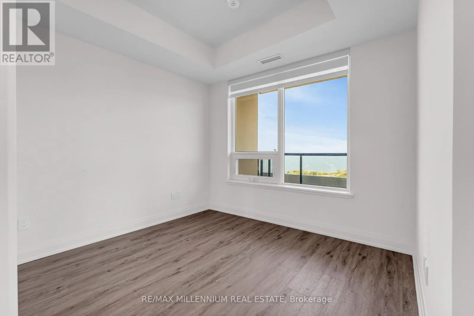 1011 - 385 WINSTON ROAD