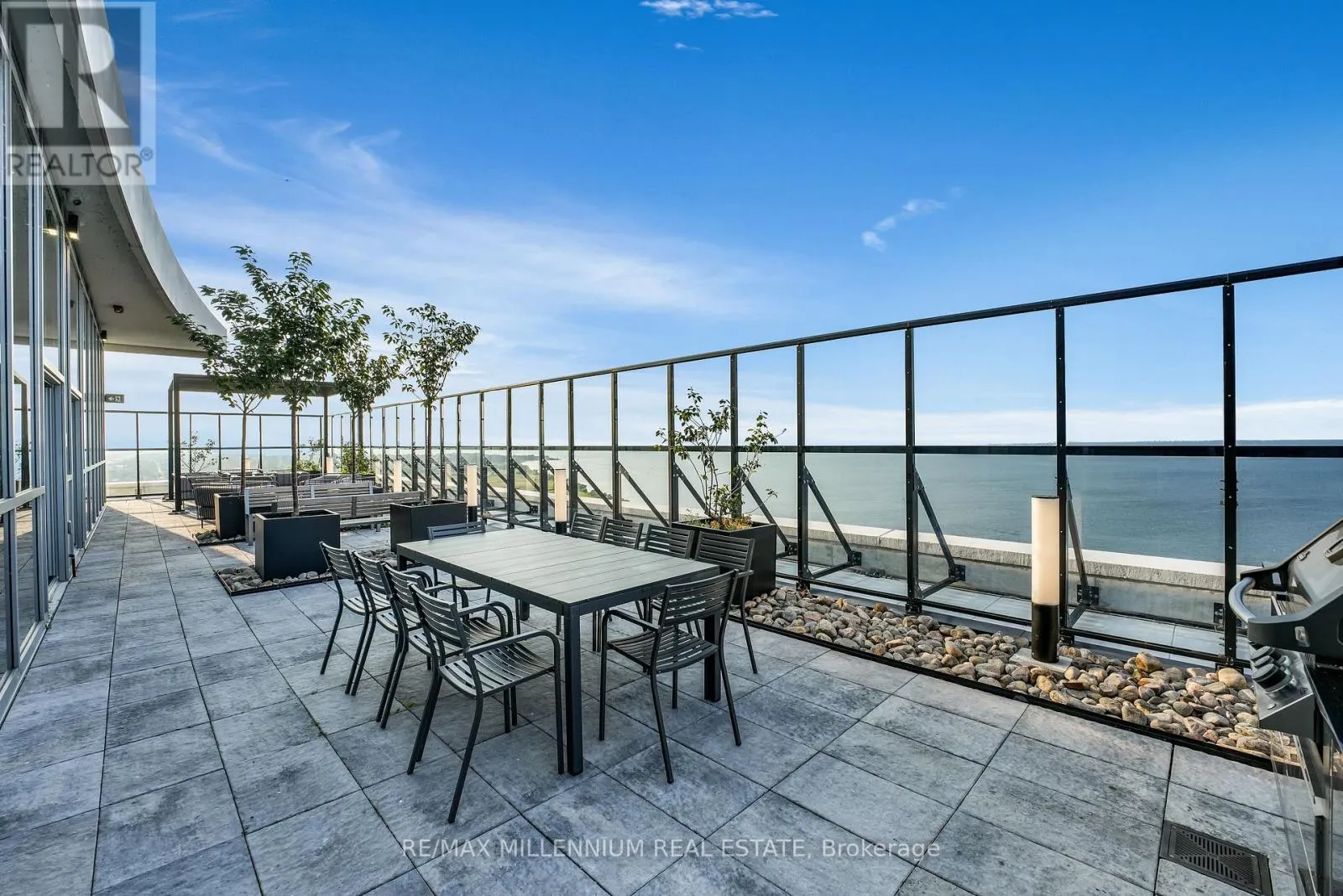 1011 - 385 WINSTON ROAD