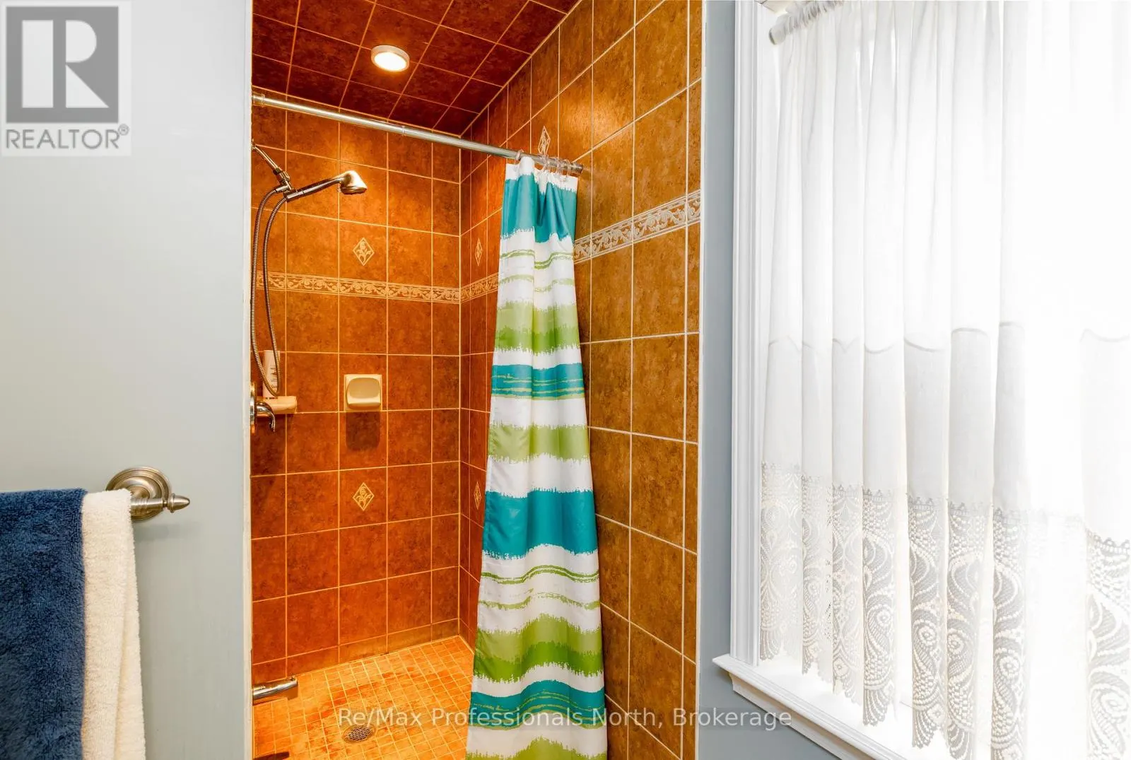 1003 HERON LANE