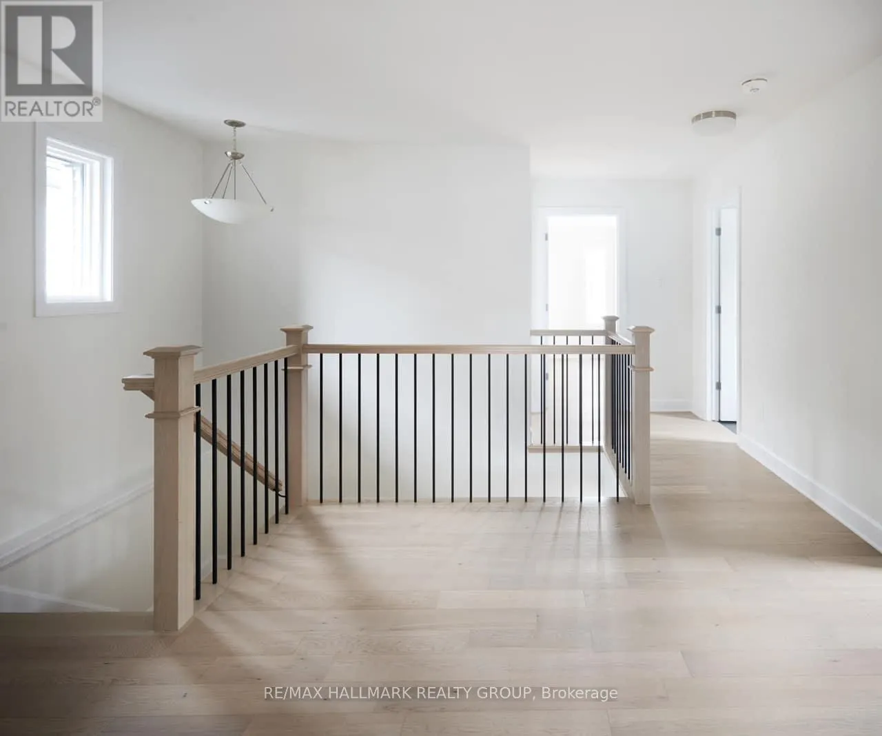 614 ROUNDHOUSE CRESCENT