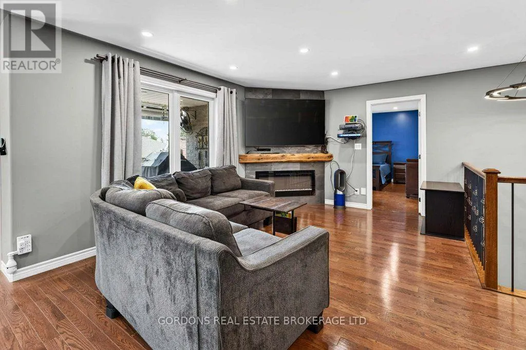 436 BRIDGE STREET W
