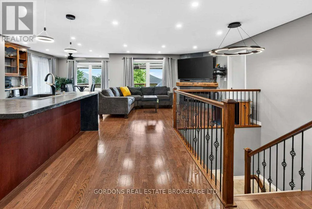 436 BRIDGE STREET W