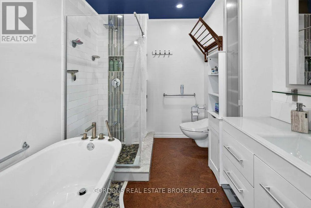 436 BRIDGE STREET W
