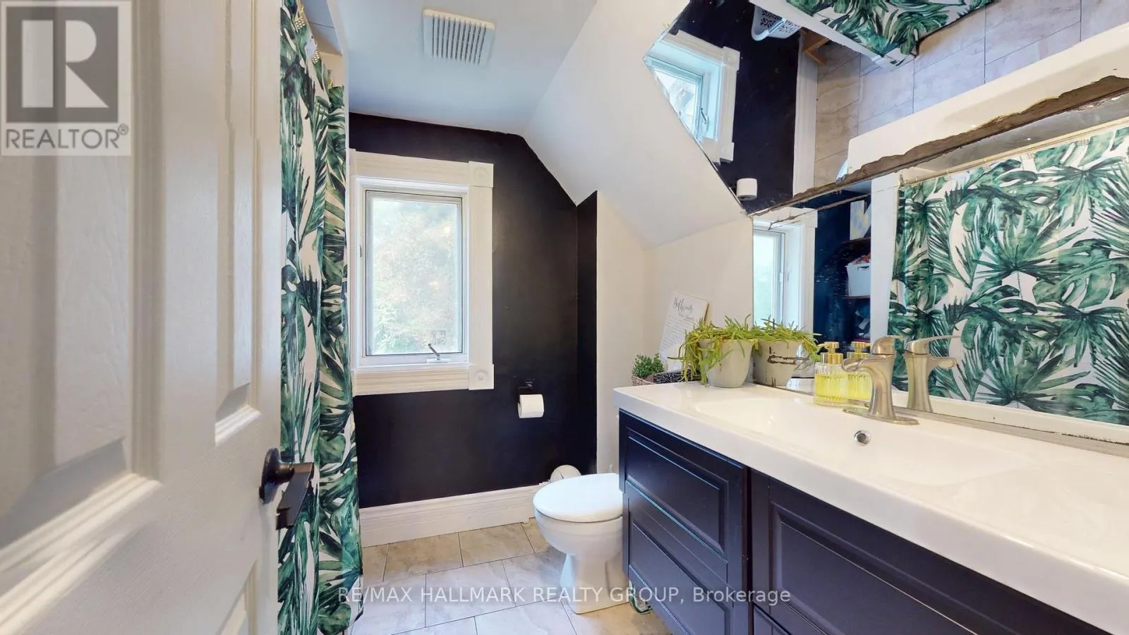 4 FRANKLIN STREET S