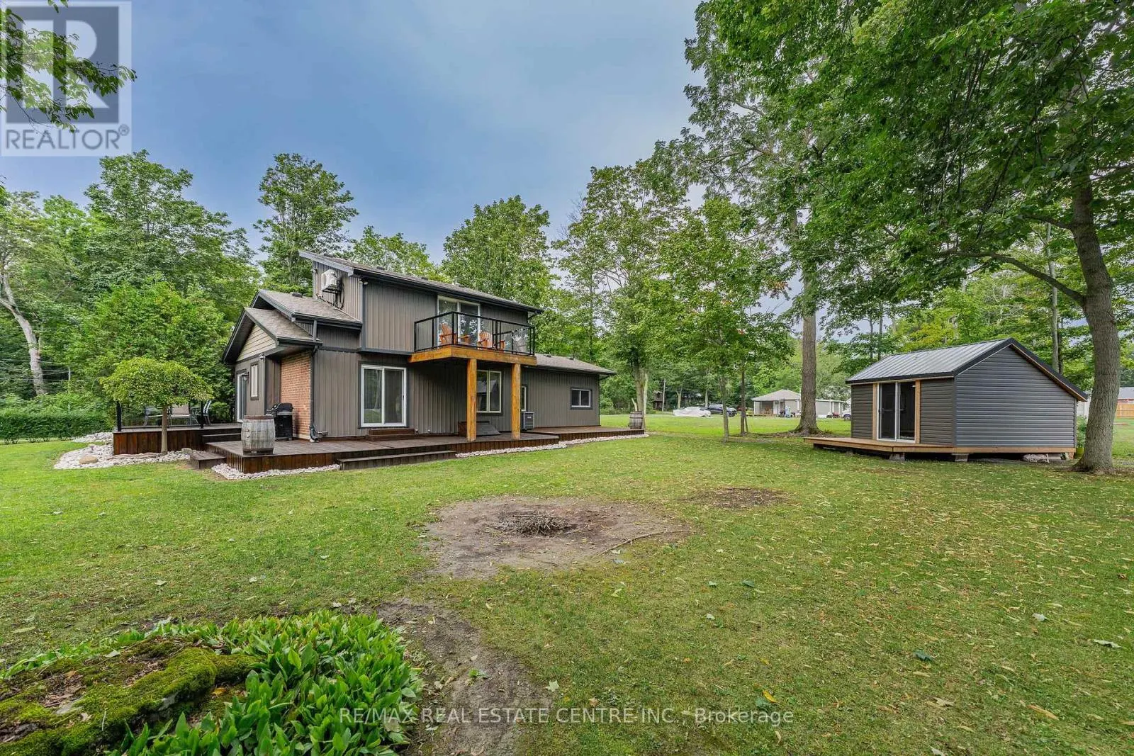 4905 MAPLEVIEW CRESCENT