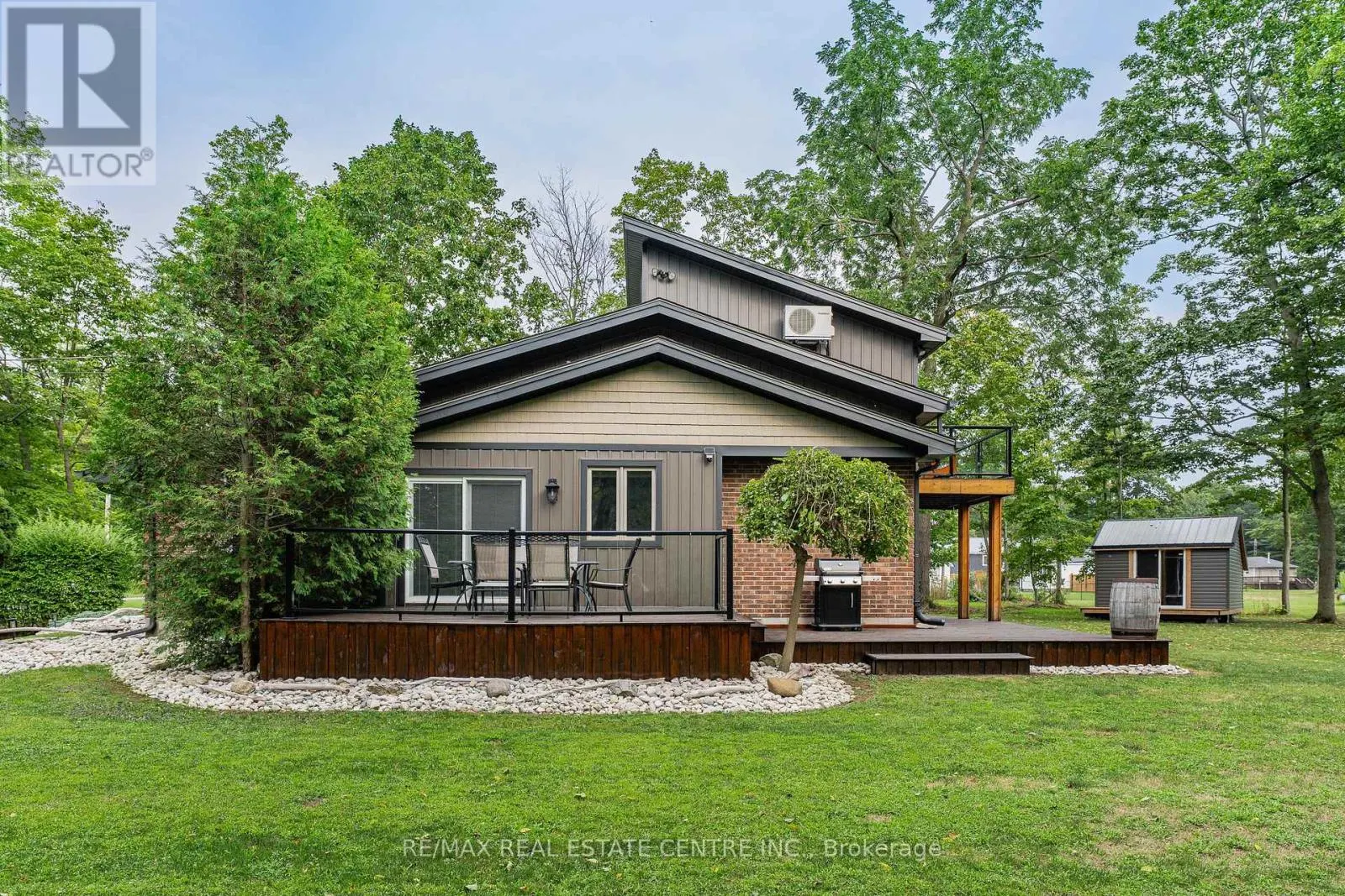 4905 MAPLEVIEW CRESCENT