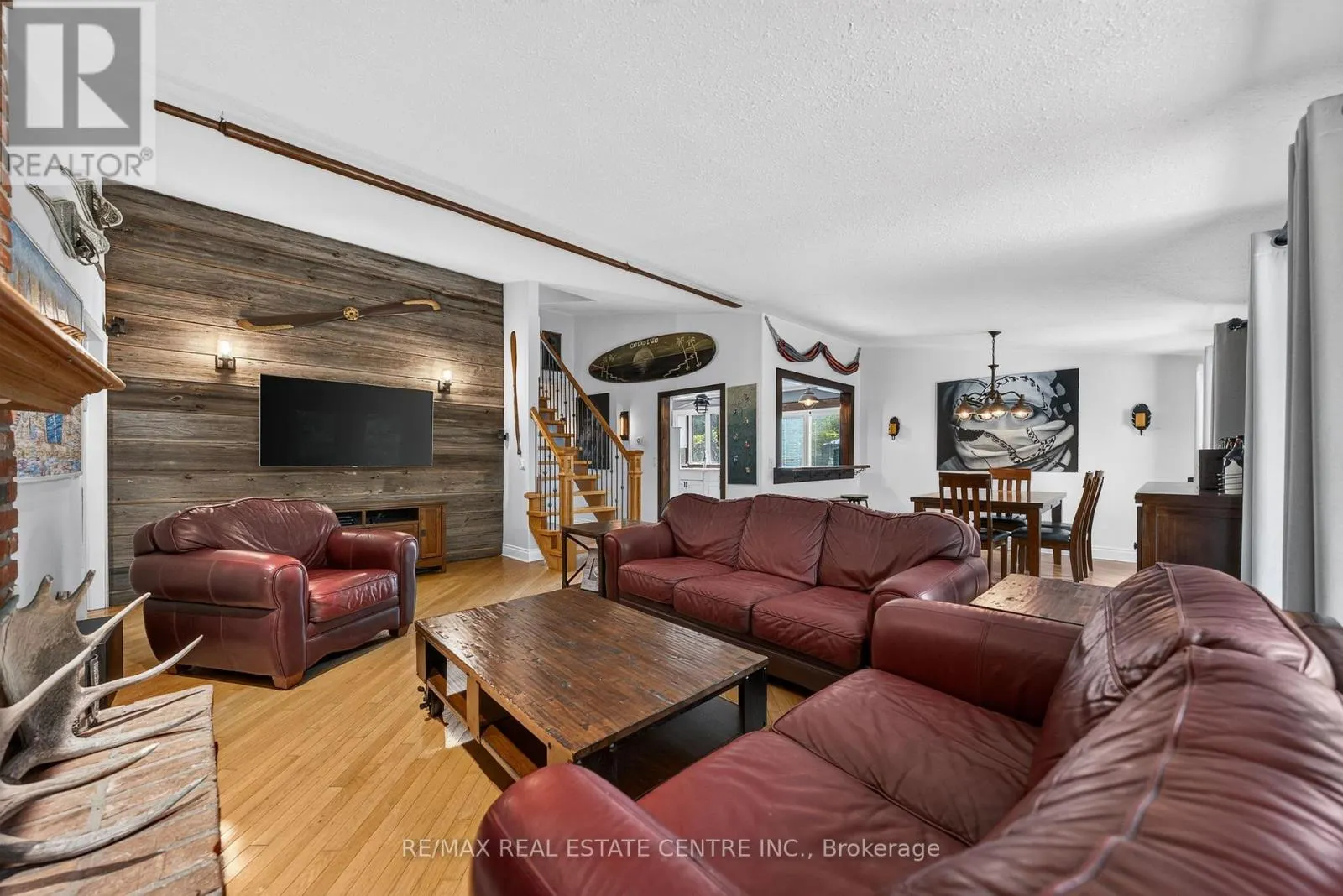 4905 MAPLEVIEW CRESCENT