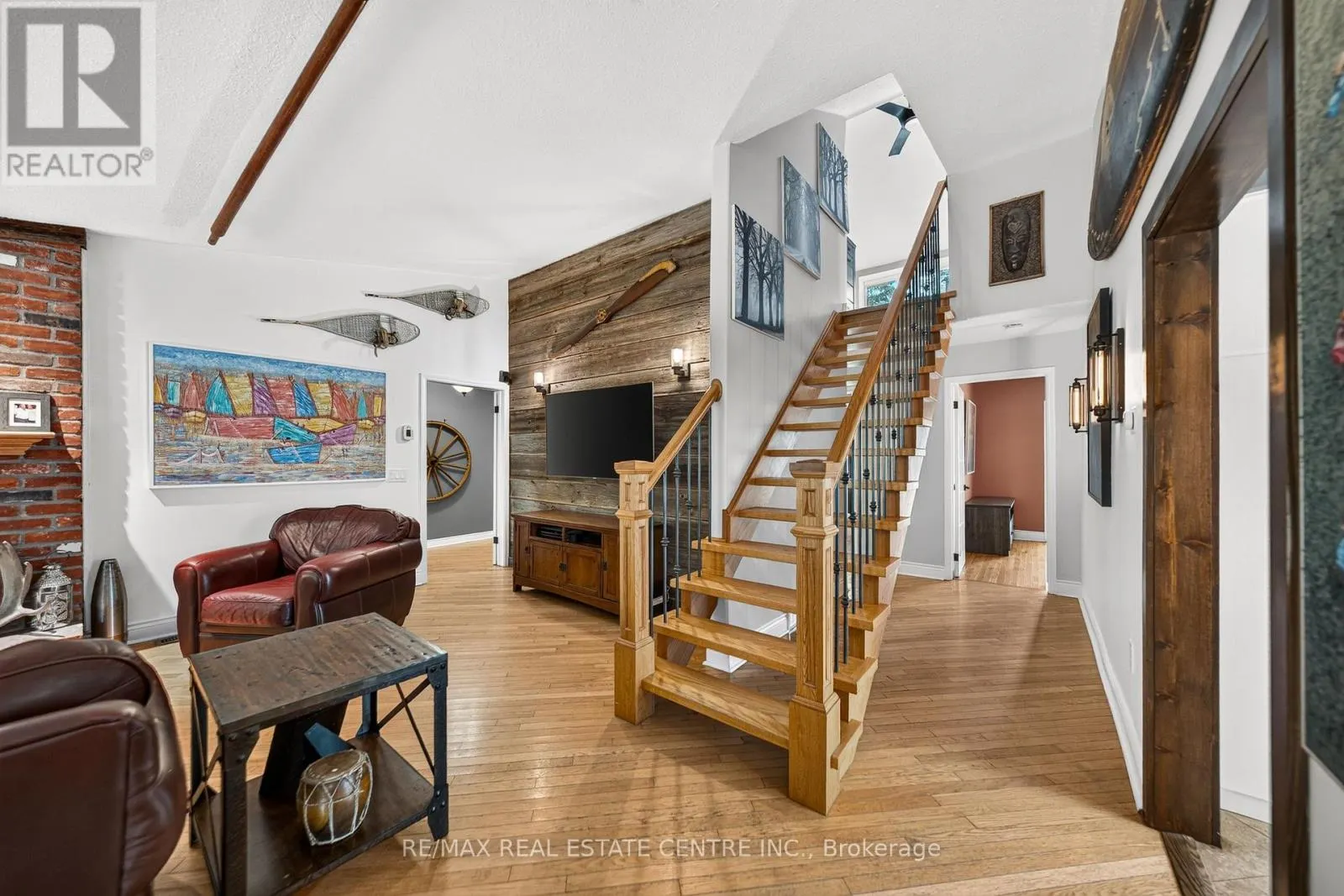 4905 MAPLEVIEW CRESCENT
