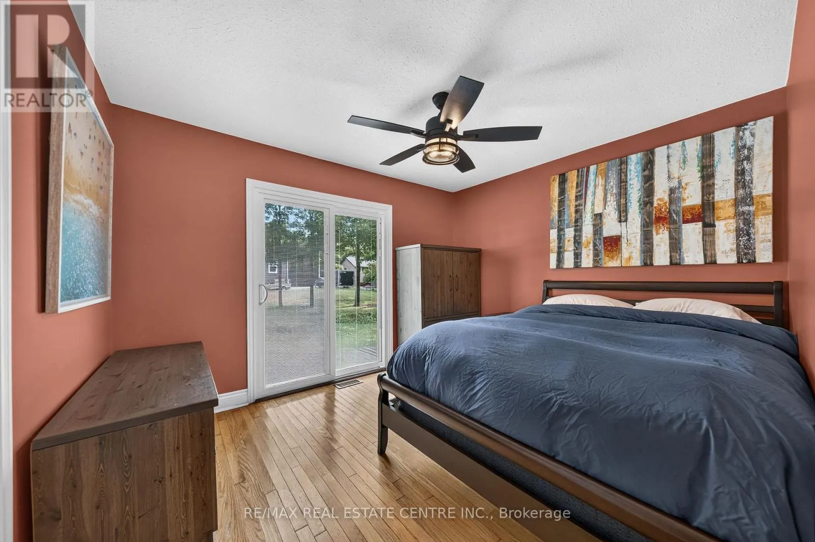4905 MAPLEVIEW CRESCENT