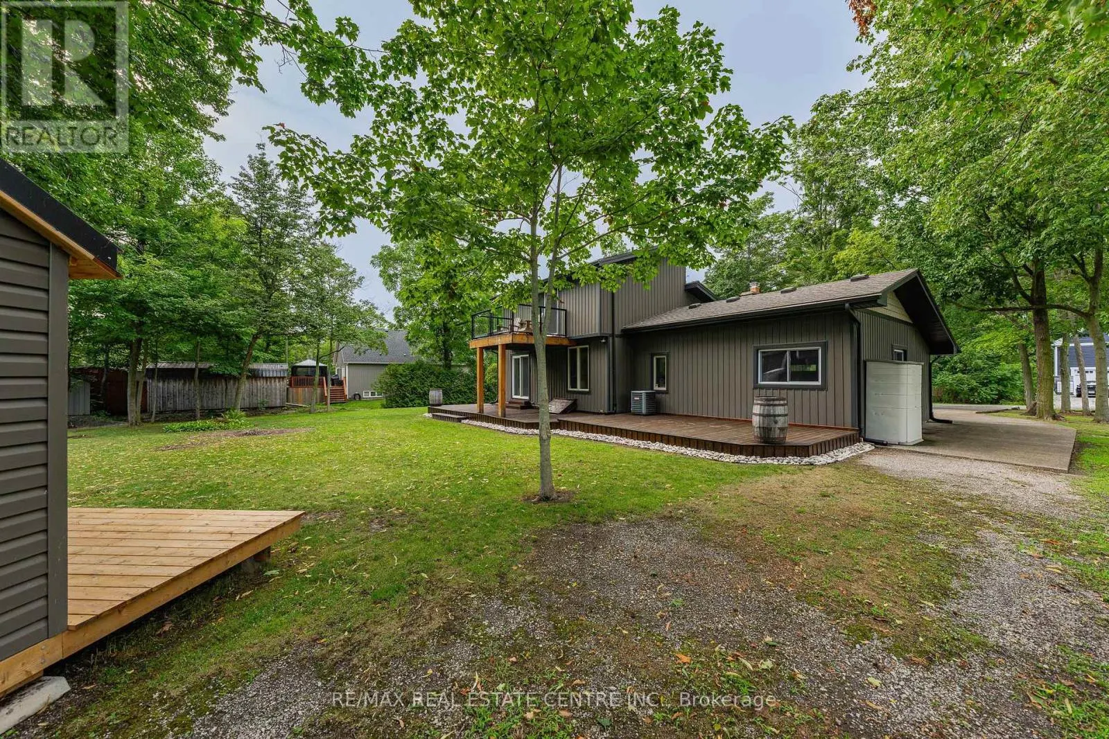 4905 MAPLEVIEW CRESCENT