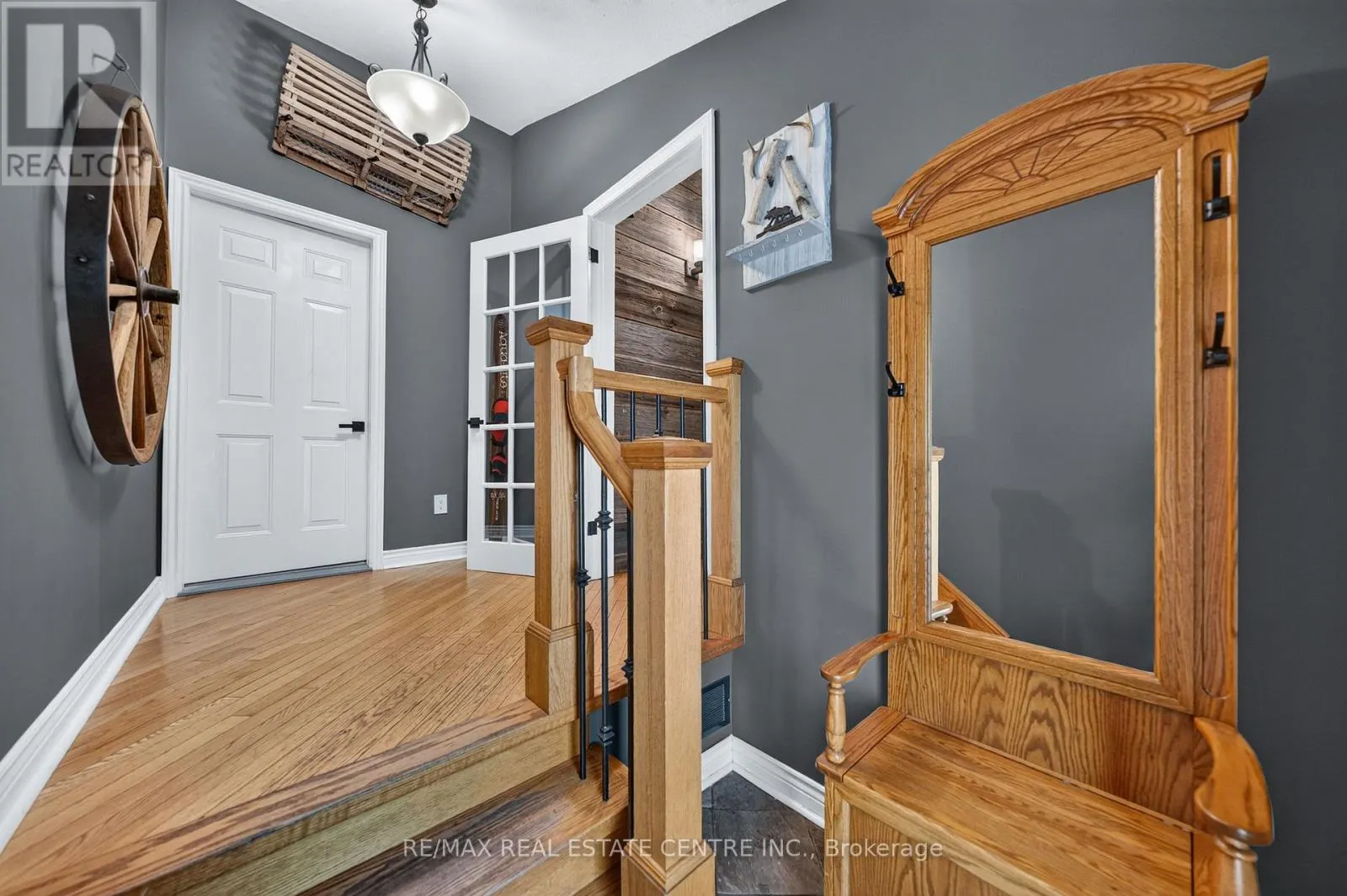 4905 MAPLEVIEW CRESCENT