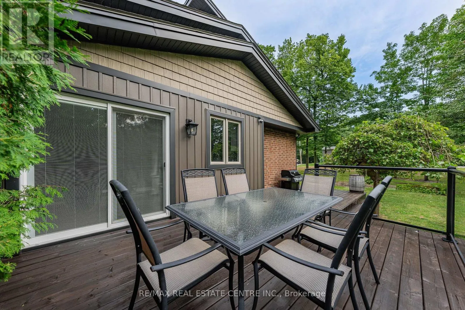 4905 MAPLEVIEW CRESCENT