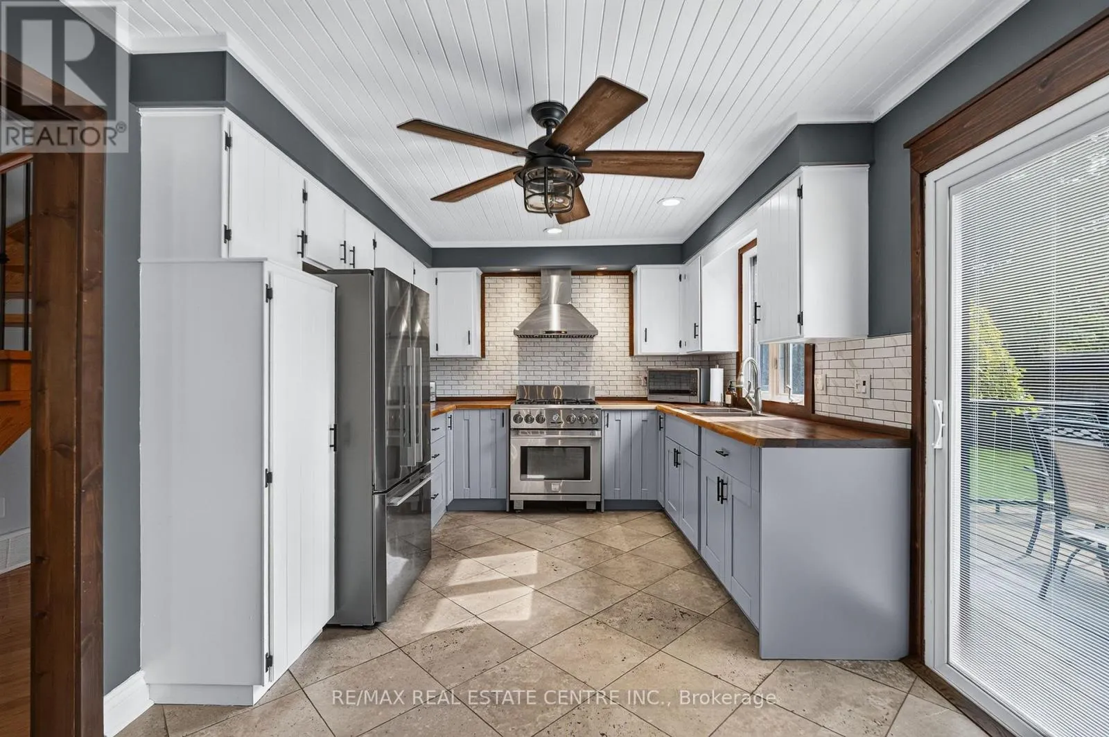 4905 MAPLEVIEW CRESCENT