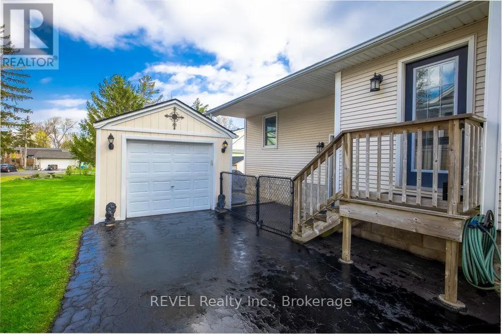 550 LAKESHORE ROAD