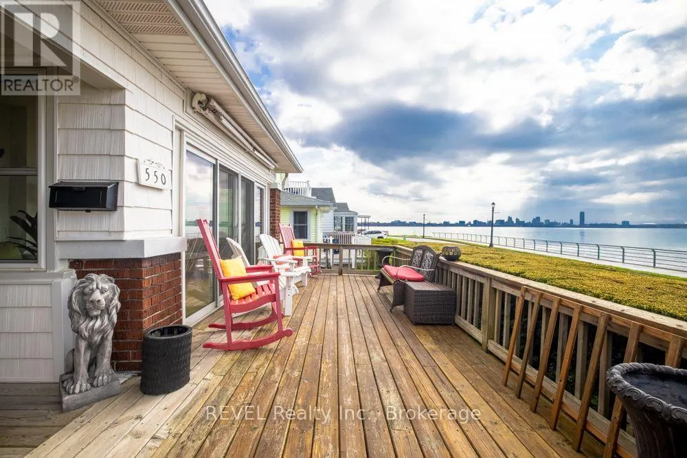 550 LAKESHORE ROAD