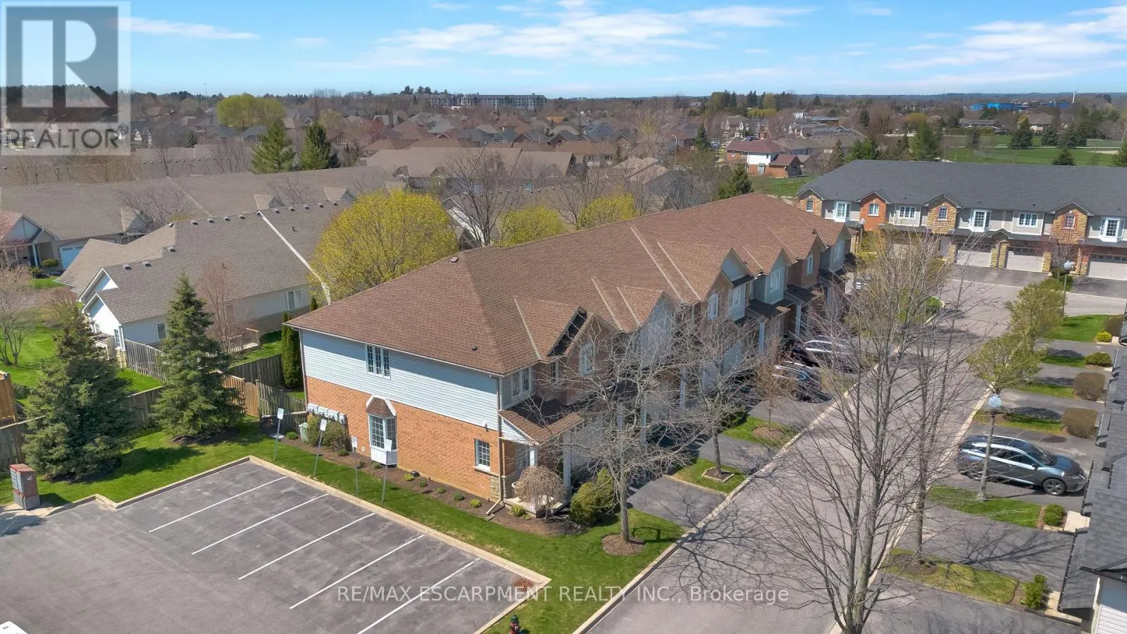 8 - 232 STONEHENGE DRIVE