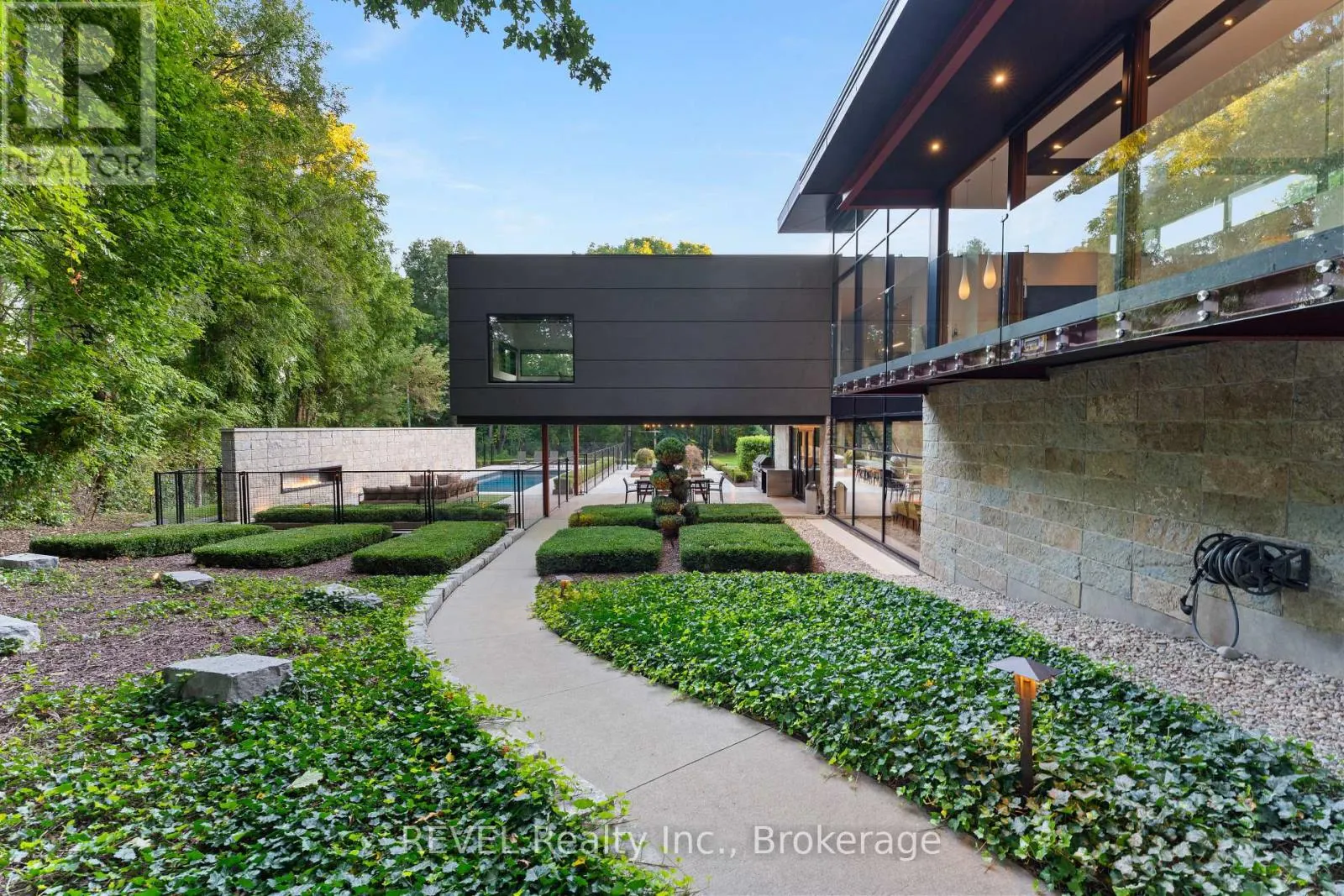 250 CANBORO ROAD