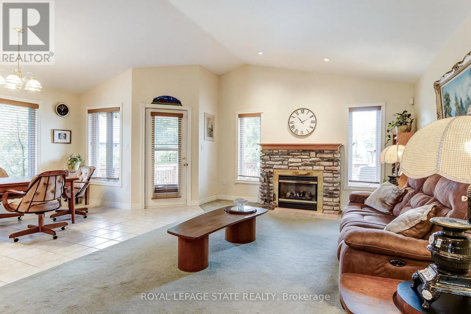 25 BATES LANE