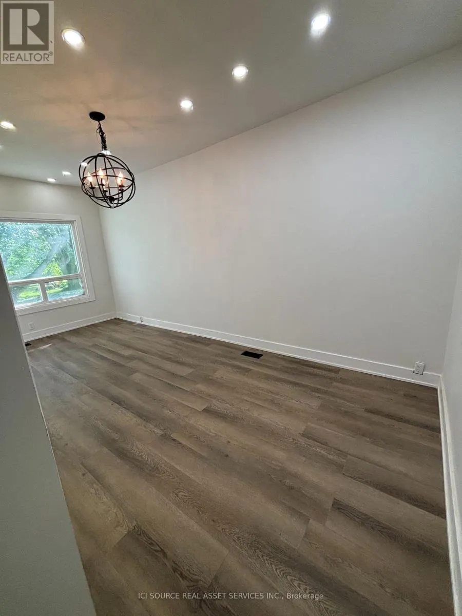 1900 BRUCE ROAD 15
