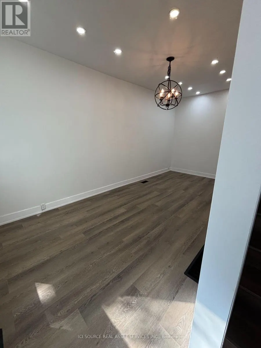 1900 BRUCE ROAD 15
