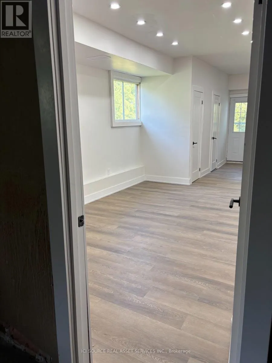 1900 BRUCE ROAD 15