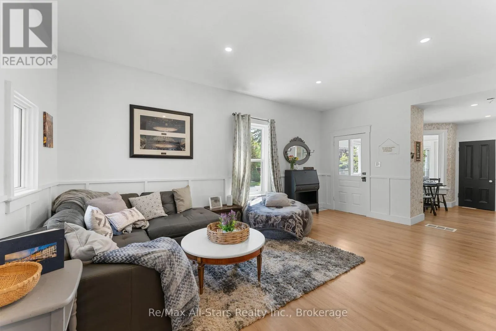 21 FRANCIS STREET E