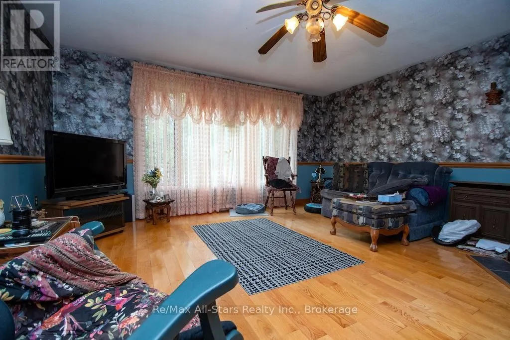 27 ASPEN DRIVE