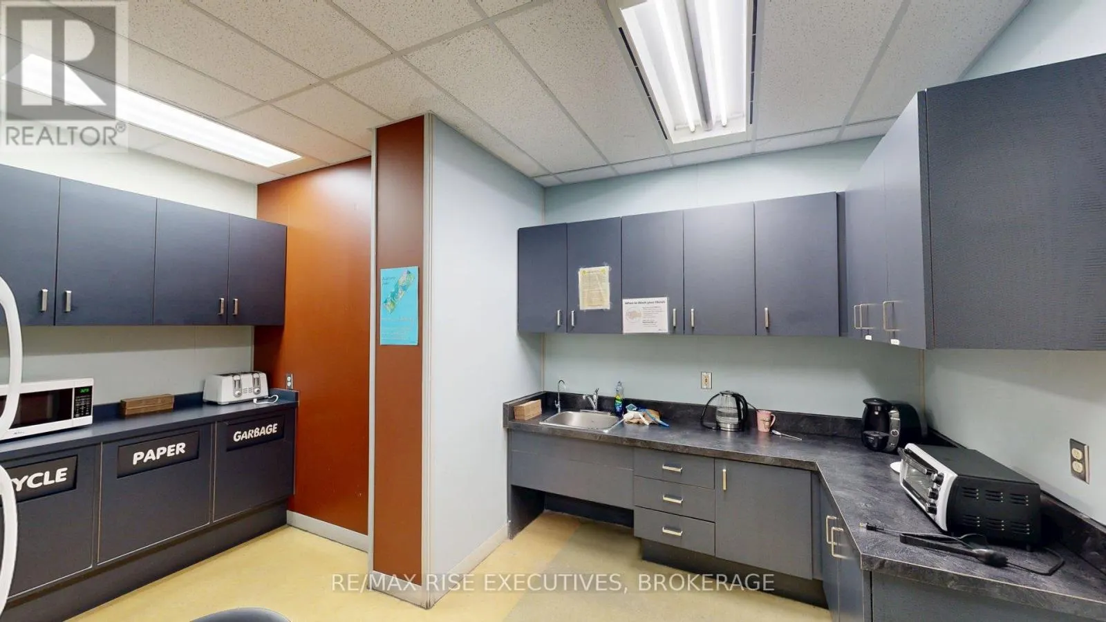 504 - 49 PLACE D' ARMES #504