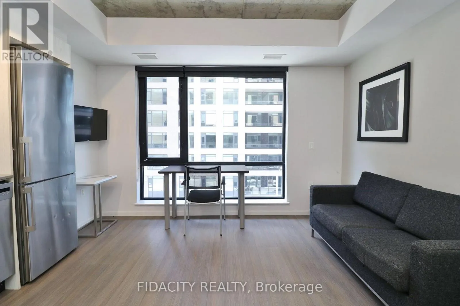 2018 - 105 CHAMPAGNE AVENUE S