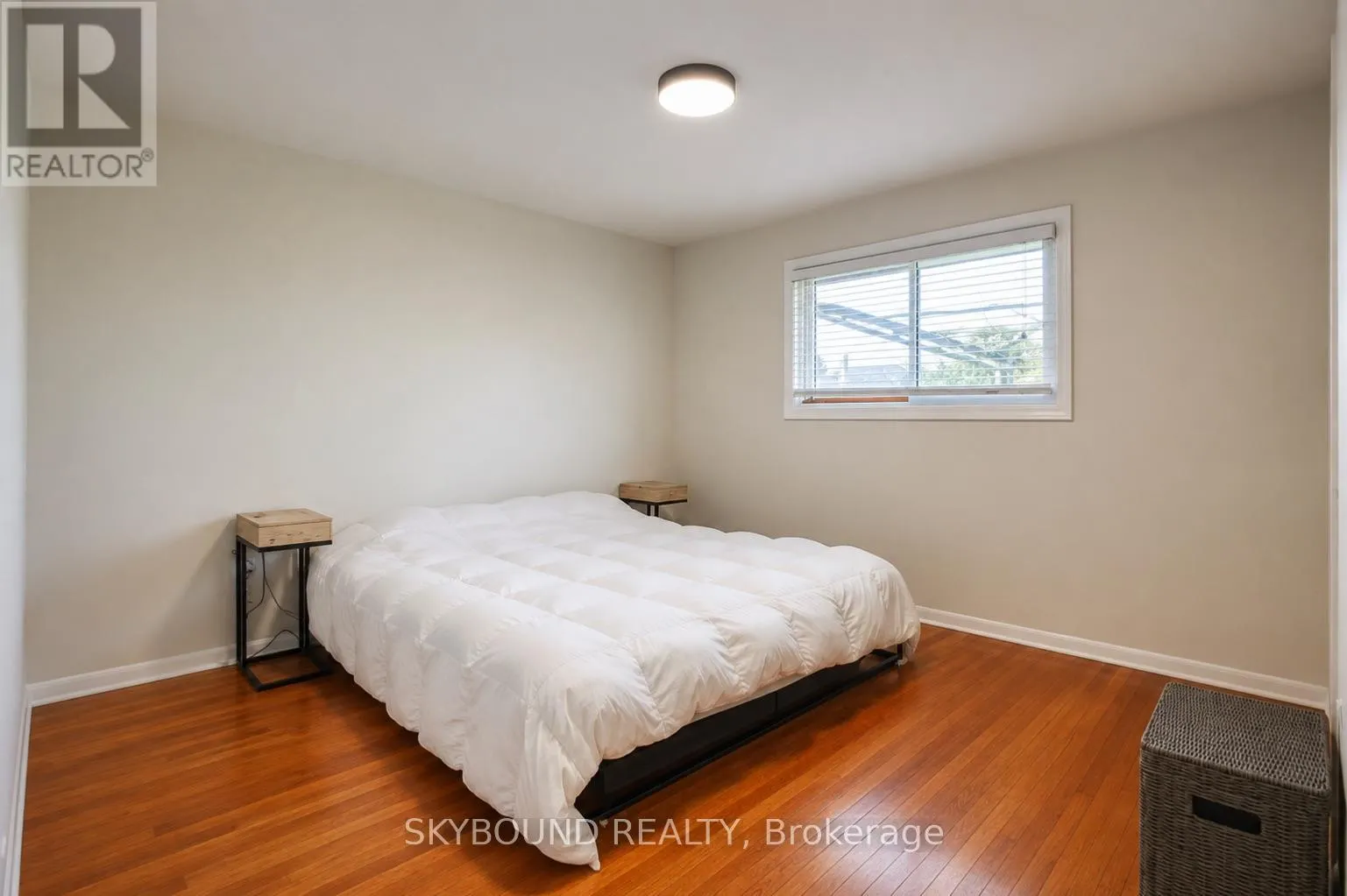 UPPER - 135 RYERSON STREET