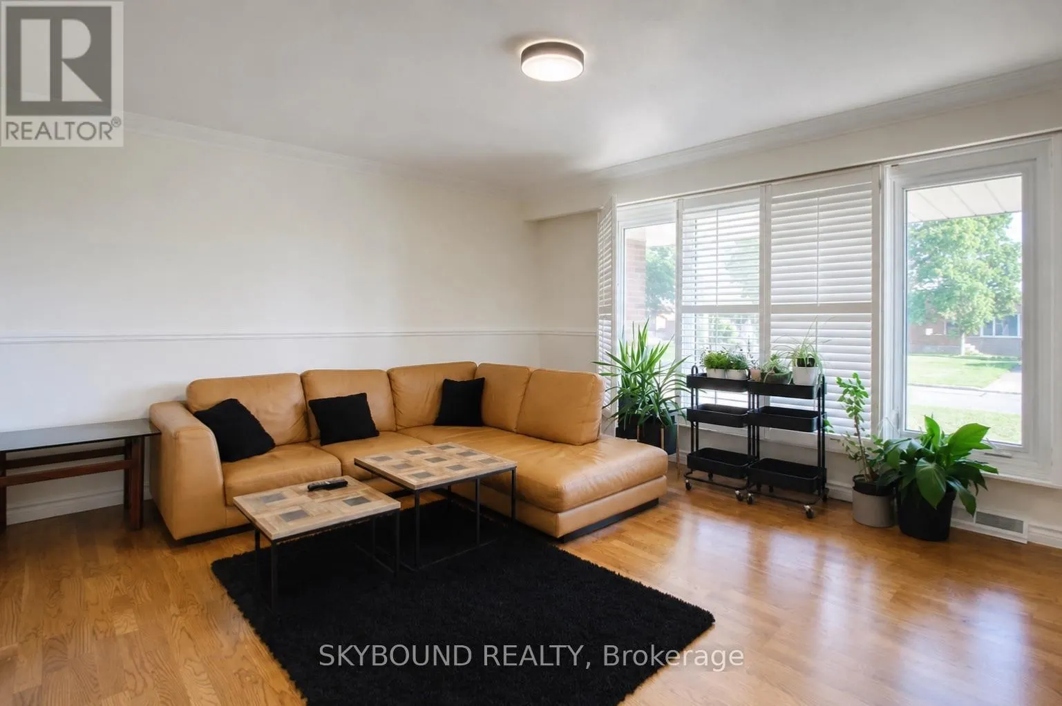 UPPER - 135 RYERSON STREET