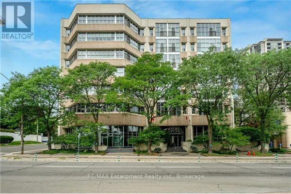 107 - 66 BAY STREET S