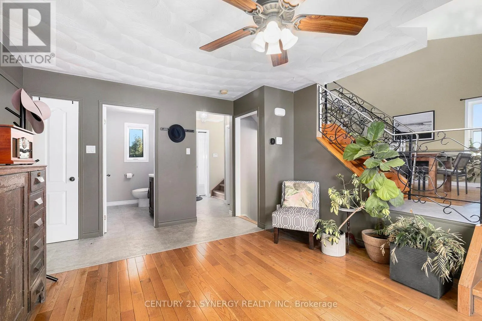 12 DAVIS LANE