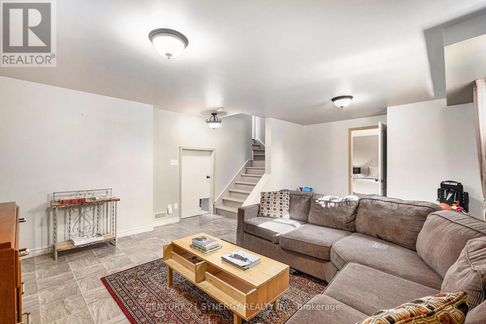 12 DAVIS LANE