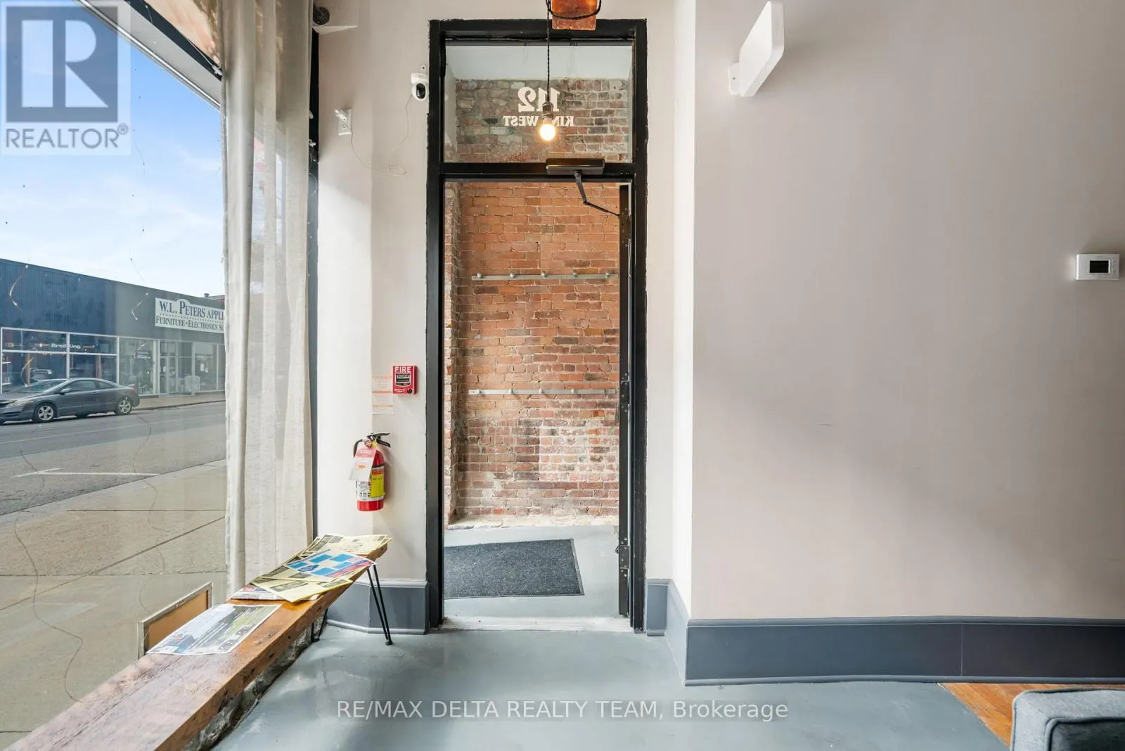 112 KING STREET W