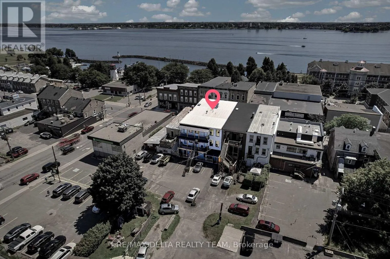 112 KING STREET W