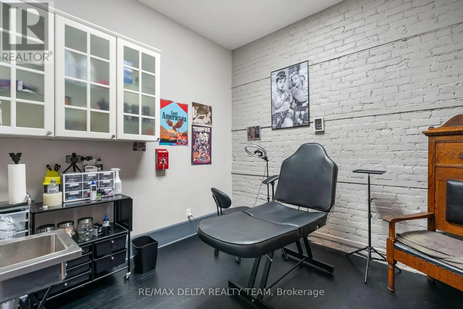 112 KING STREET W